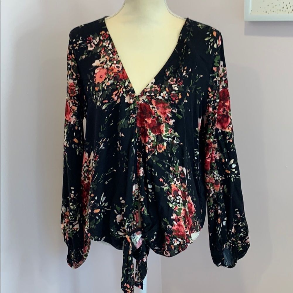 Lovestitch Knotted long Sleeve Floral Top Size Medium